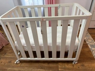 Mini cuna DOCO con colchón. Regalo todo el textil