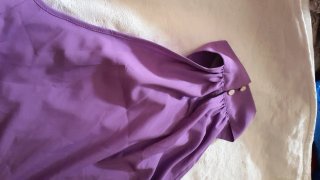 Conjunto morado y estampado geométrico