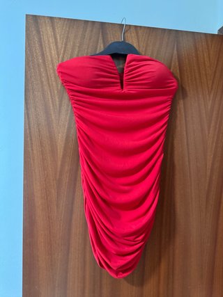 Vestido rojo fruncido sin estrenar