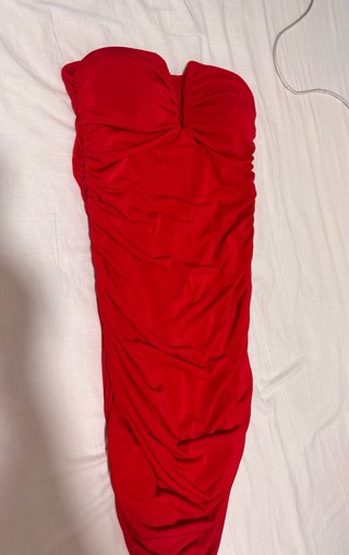 Vestido rojo fruncido sin estrenar