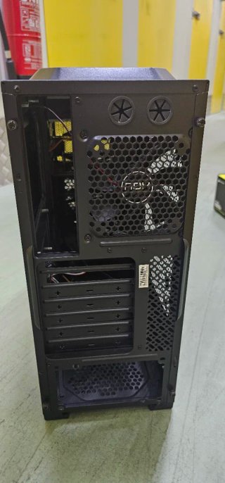 Caja PC Negra