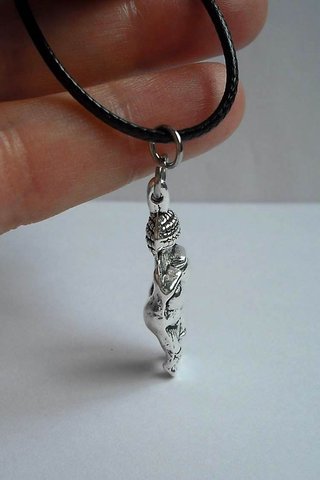 Colgante de Venus de Willendorf