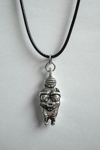 Colgante de Venus de Willendorf