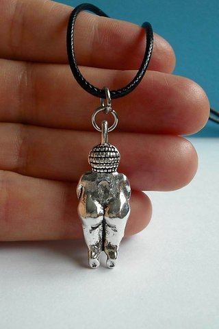Colgante de Venus de Willendorf
