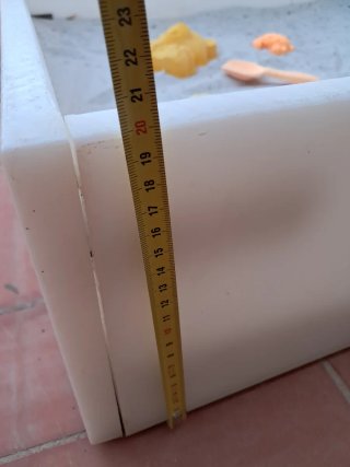 Arenero y tobogán infantil