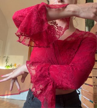 Rebeca encaje rojo flamenca