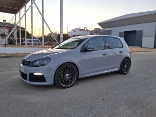 Volkswagen GOLF R 2011