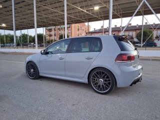 Volkswagen GOLF R 2011