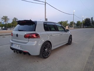 Volkswagen GOLF R 2011