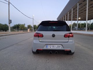 Volkswagen GOLF R 2011