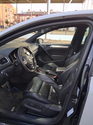 Volkswagen GOLF R 2011