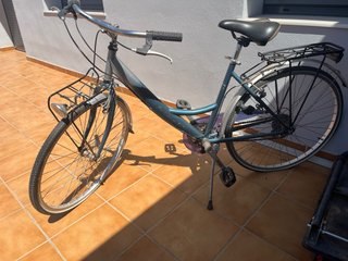 Bicicleta clásica azul