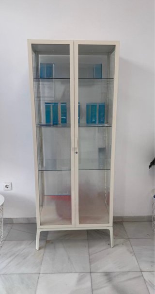 Vitrina  puertas cristal