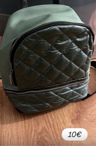 Mochila verde acolchada