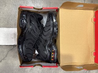 Nike Air Max Plus TN Negras