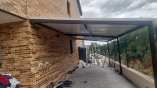 Fabricamos Puertas doble hoja de aluminio soldado