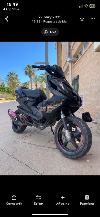 Yamaha Aerox Negra