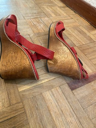 Sandalias cuña Zara rojas Talla 38