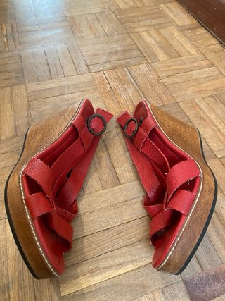 Sandalias cuña Zara rojas Talla 38