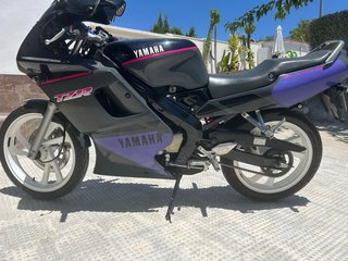 Yamaha TZR 80 RR Negra y Morada
