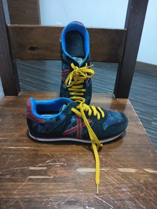 Zapatillas Munich azules y multicolor