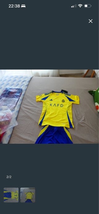 Uniforme de fútbol amarillo y azul