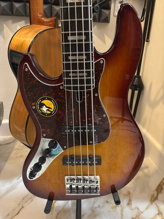 Bajo Marcus Miller V7 (Zurdos)