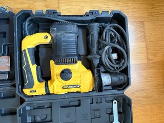 Martillo Perforador Powerplus con Accesorios