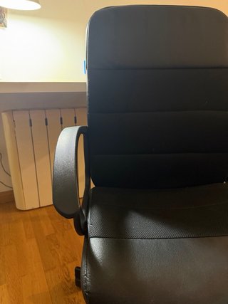 Mesa Escritorio + Silla ruedas escritorio
