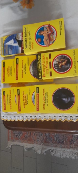 7 libri gialli a 5€