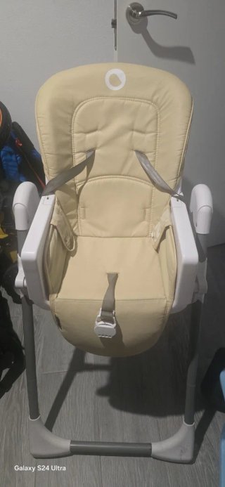 Trona de bebé color beige