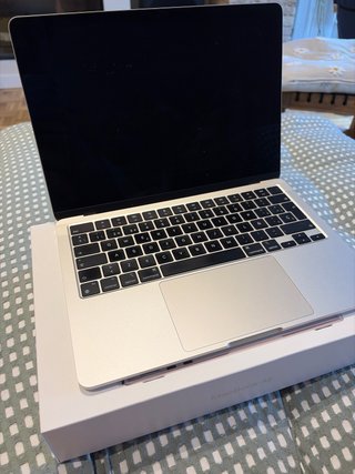MacBook Air M2 16GB nuevo, AppleCare y caja