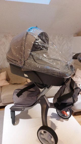 Carrito Stokke Xplory Gris Completo