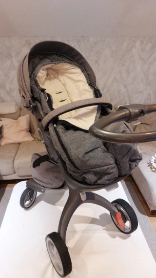 Carrito Stokke Xplory Gris Completo