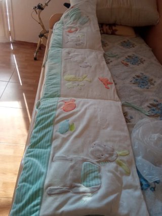 Cuna de bebé blanca