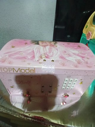 Caja Barbie rosa y plateada