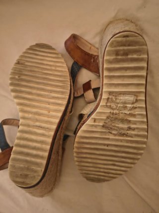 Sandalias Mustang cuña T-bar piel