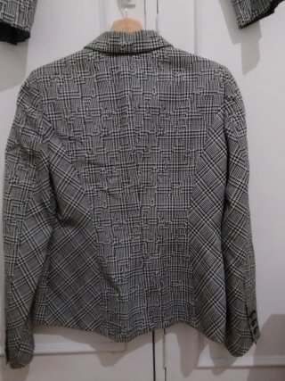 Conjunto Chaqueta Gris y Negra