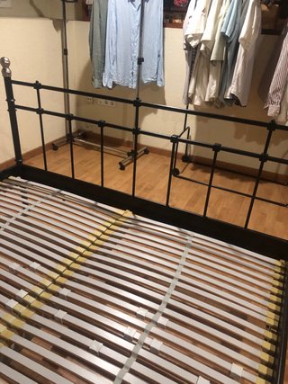 Cama IKEA Metal Forja Negra y Dorada
