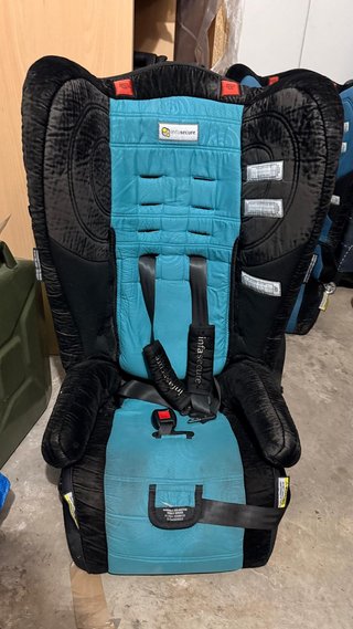 Silla coche Infasecure con arnés
