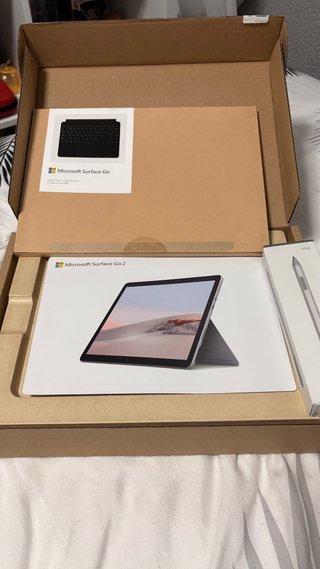 Tablet Microsoft Surface Negra y Plateada