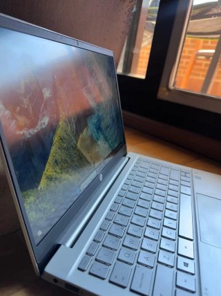 HP Pavilion 14-dv1xxx + custodia in ottime condizioni