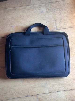 HP Pavilion 14-dv1xxx + custodia in ottime condizioni