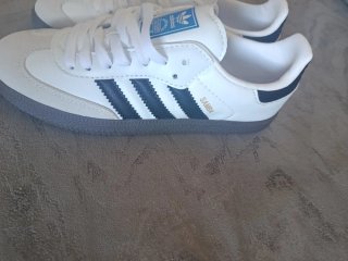 Adidas Samba Talla 38 Blancas y Negras