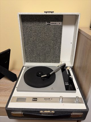 Tocadiscos Dual Beige y Negro