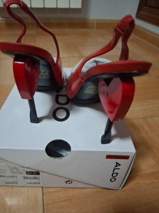 Zapatos Aldo Tacón Corazón Rojo