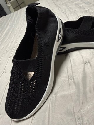 Zapatillas calcetín negras tela cómodas