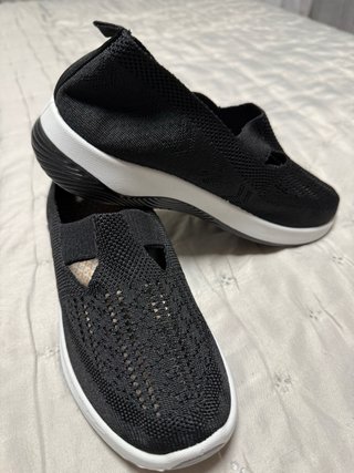 Zapatillas calcetín negras tela cómodas