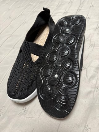 Zapatillas calcetín negras tela cómodas