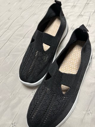 Zapatillas calcetín negras tela cómodas